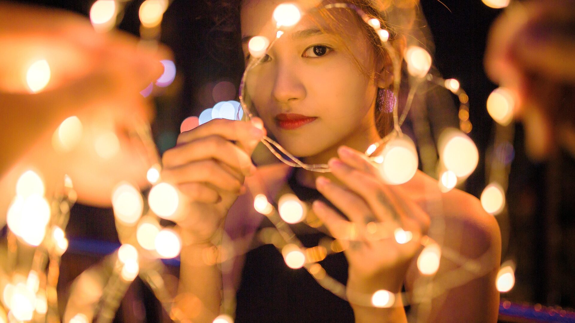 Mit LEDs können Sie an Weihnachten mit der Beleuchtung bares Geld sparen.